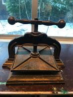 Antieke handpers, Ophalen, Gebruikt