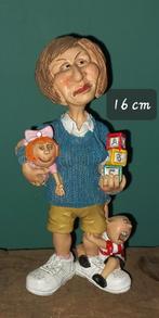 Grappig beeldje van een moeder met kinderen, Verzamelen, Beelden en Beeldjes, Ophalen of Verzenden