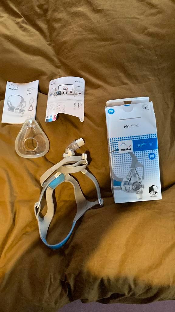 ResMed AirfFit AirTouch F20 M compleet met doos met extra's, Diversen, Verpleegmiddelen, Zo goed als nieuw, Ophalen of Verzenden