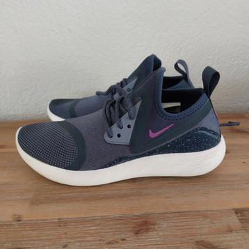 Nike hardloopschoenen maat 38 beschikbaar voor biedingen