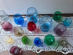 Verschillende modellen gekleurde glazen glaasjes, Ophalen of Verzenden