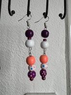 Wooden earrings, long, white, coral, purple, Sieraden, Tassen en Uiterlijk, Oorbellen, Overige materialen, Ophalen of Verzenden