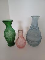 3 Vaasjes van Gekleurd Glas, Overige kleuren, Ophalen of Verzenden, Minder dan 50 cm, Glas