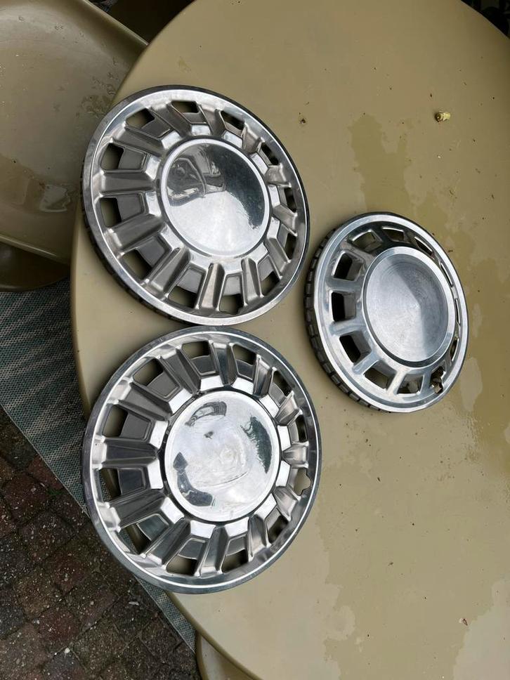 3x 13 inch metalen wieldoppen Eriba Puck, Auto diversen, Wieldoppen, Ophalen of Verzenden