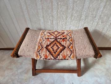 Vintage voetenbankje - MOET WEG  beschikbaar voor biedingen