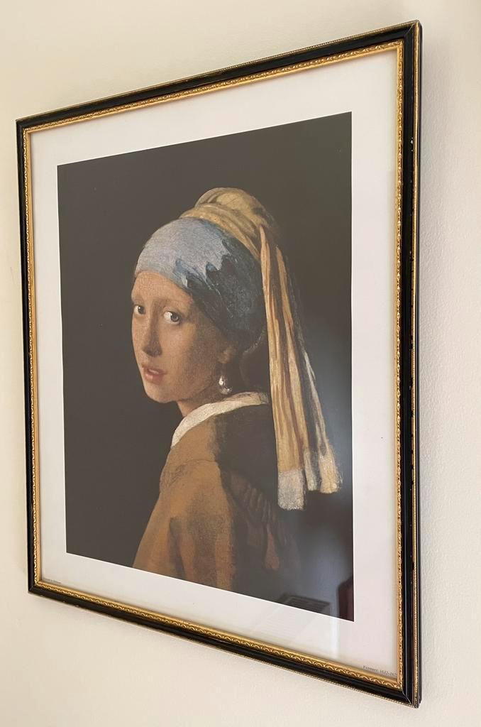 Meisje met de Parel, Vermeer, in zwart/gouden lijst, Antiek en Kunst, Kunst | Tekeningen en Foto's, Ophalen of Verzenden