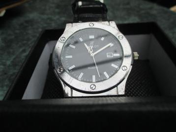 HUBLOT HEREN TOPHORLOGE DATUM 5ATM WATERPROOF IN GIFTDOOS. beschikbaar voor biedingen