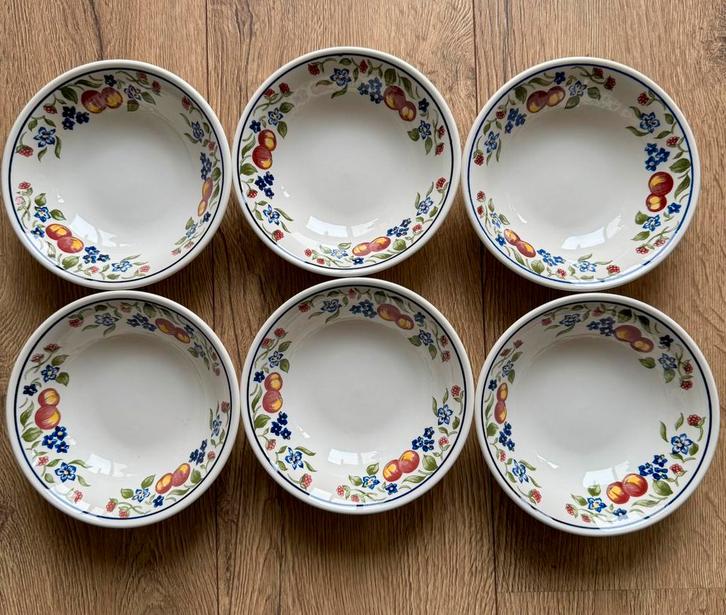 Set van 6 Churchill England schaaltjes in nieuw staat, Antiek en Kunst, Antiek | Servies los, Ophalen of Verzenden