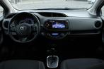 Toyota Yaris 1.5 Hybrid Dynamic Bi-Tone/CAMERA/NW APK, Auto's, Toyota, Gebruikt, 4 cilinders, 1070 kg, Wit