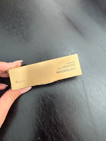 Hourglass Vanish Airbrush Primer beschikbaar voor biedingen