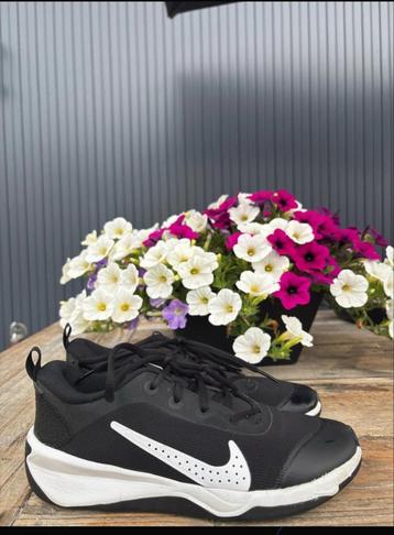 Sportschoenen maat 38,5 beschikbaar voor biedingen