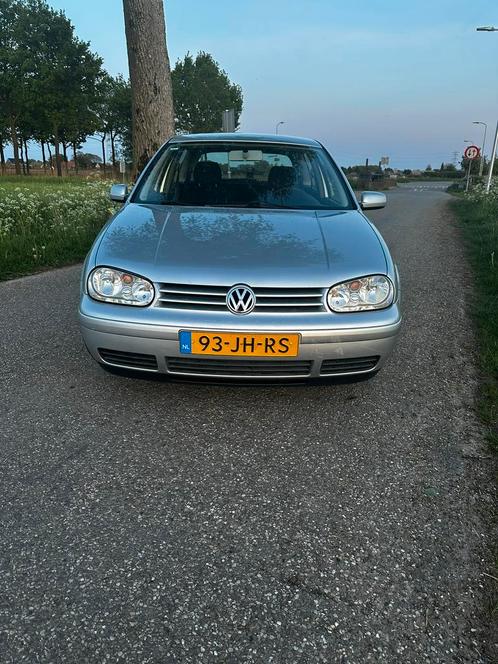 Volkswagen Golf 1.6 77KW 2002 Grijs De dynamo doet het weer, Auto's, Volkswagen, Particulier, Golf, Benzine, C, Hatchback, Handgeschakeld