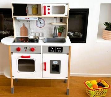 speelkeuken + atributen en licht + geluidseffecten beschikbaar voor biedingen