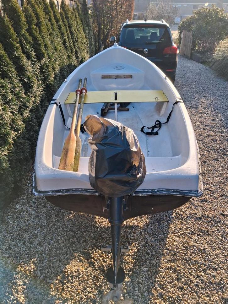 Boot met trailer en motor. 3.5 pk luchtgekoeld, Watersport en Boten, Vis- en Consoleboten, Gebruikt, Ophalen