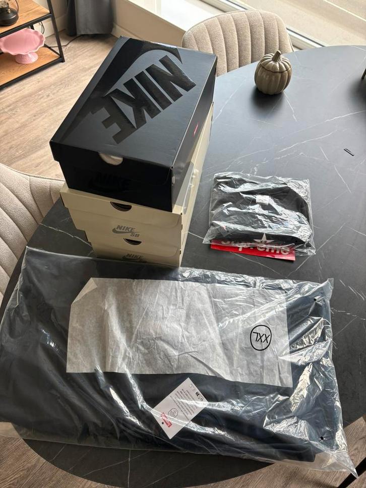 Meerdere Supreme items NIEUW, Kleding | Heren, Schoenen, Zo goed als nieuw, Zwart, Ophalen of Verzenden