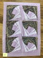 handgemaakte quilt wandkleed paars tinten 46 x 64cm (29), Huis en Inrichting, Woonaccessoires | Wanddecoraties, Ophalen of Verzenden