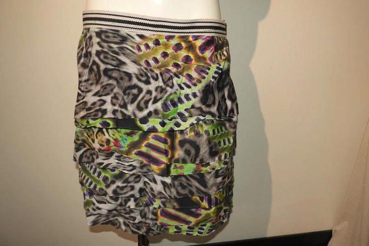 Marccain rok helemaal in print felle kleuren details N5/42, Kleding | Dames, Rokken, Zo goed als nieuw, Maat 42/44 (L), Overige kleuren
