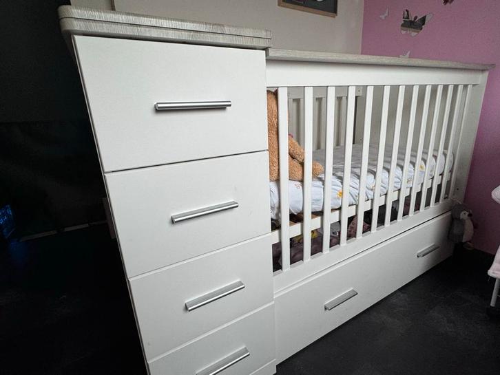 Combi Commode Ledikant - memphis wit grijs, Kinderen en Baby's, Babywiegjes en Ledikanten, Zo goed als nieuw, Ledikant, Ophalen