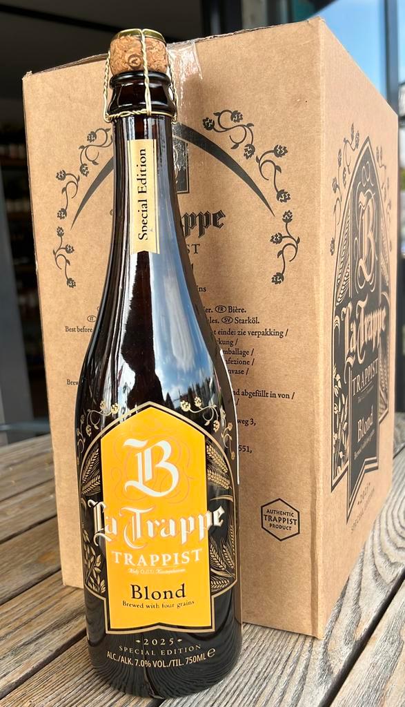 6 flessen La Trappe Blond Special Edition in een doos  (6), Verzamelen, Biermerken, Zo goed als nieuw, Flesje(s), La Trappe, Ophalen of Verzenden