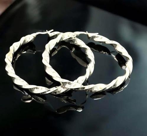 Prachtige Witgouden Oorbellen - 14 karaat, Sieraden, Tassen en Uiterlijk, Oorbellen, Nieuw, Goud, Ophalen of Verzenden