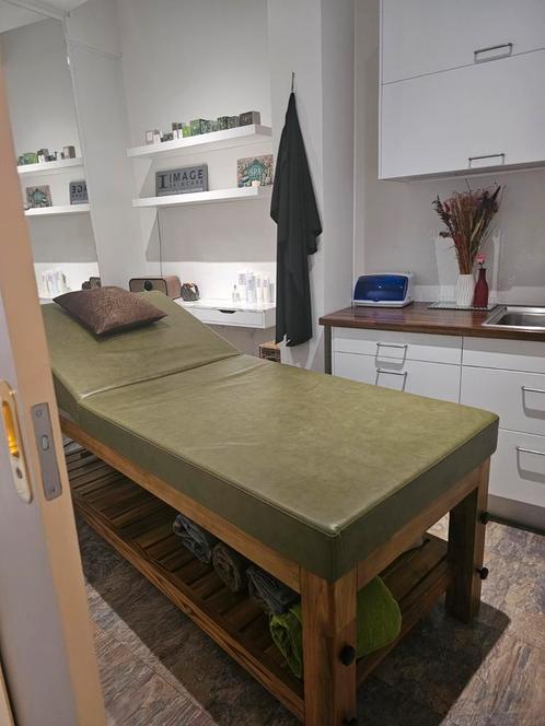 FOR RENT
Treatment room In Amsterdam, Zakelijke goederen, Kantoor en Winkelinrichting | Magazijn, Stelling en Opslag, Ophalen of Verzenden