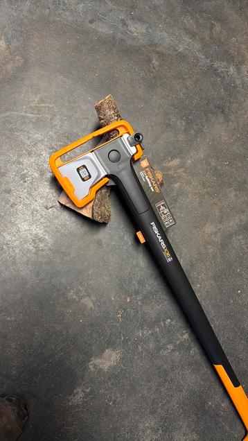 Fiskars x36 kloofbijl 87,50 euro beschikbaar voor biedingen