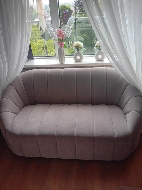 Licht Beige 2-zitsbank van Jysk! 2 maand oud is nieuw, Huis en Inrichting, Banken | Sofa's en Chaises Longues, Zo goed als nieuw