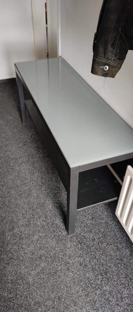 Sidetable met glasplaat, Huis en Inrichting, Tafels | Sidetables, Zo goed als nieuw, 25 tot 50 cm, 100 tot 150 cm, Rechthoekig