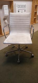 witte Eames-stijl stoelen (replica) 10 stuks., Ophalen, Gebruikt