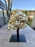 Gouden Mica op standaard - MUSEUMSTUK !, Ophalen of Verzenden, Mineraal