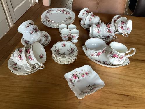 Royal Albert Lavender Rose Servies., Antiek en Kunst, Antiek | Servies compleet, Ophalen