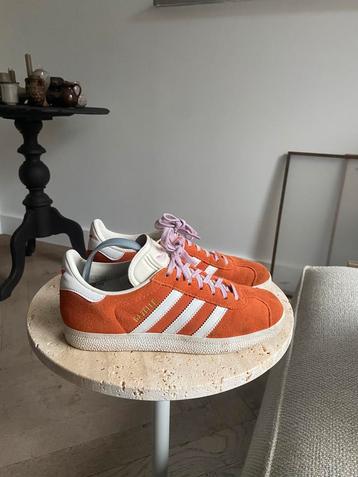 Adidas gazelle in mooi oranje maat 38 nette staat beschikbaar voor biedingen