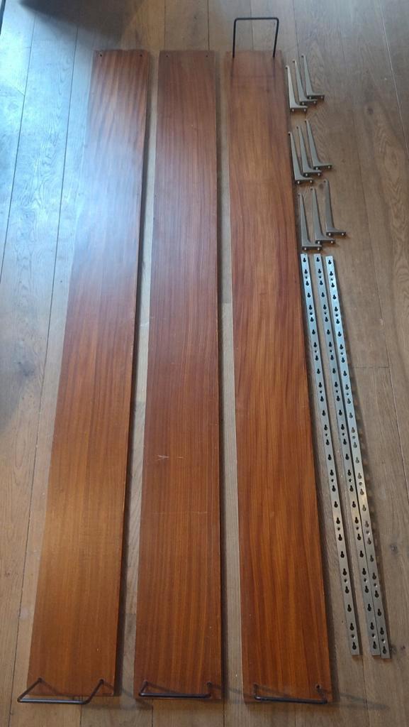 Vintage jaren 70 wandsysteem aan rails, Huis en Inrichting, Kasten | Boekenkasten, Gebruikt, 50 tot 100 cm, Minder dan 100 cm