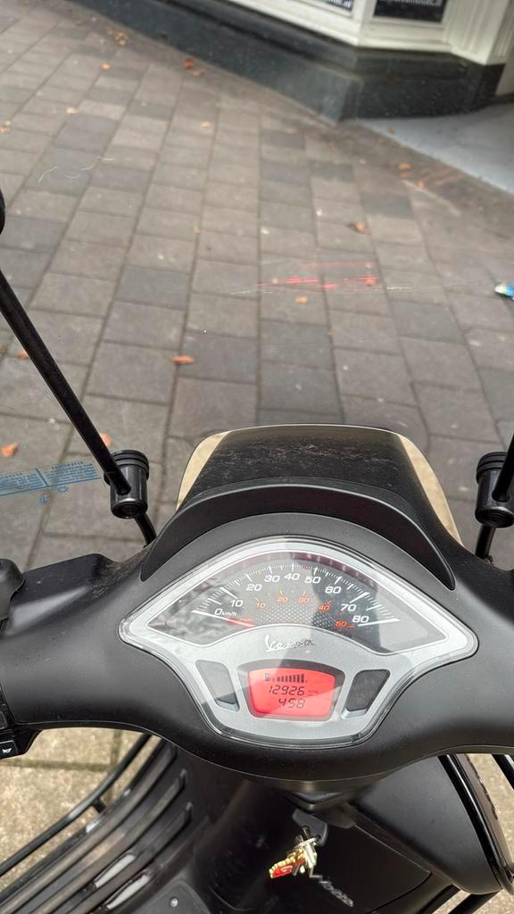 Zeer nette Vespa sprint Mat  Zwart uit 2020, Fietsen en Brommers, Scooters | Vespa, Zo goed als nieuw, Vespa S, Maximaal 45 km/u