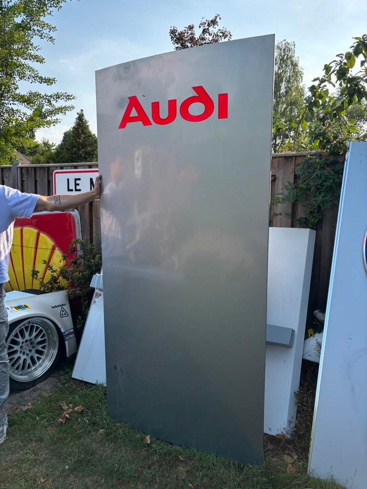 Audi zuil lichtreclame XL, Verzamelen, Automerken, Motoren en Formule 1, Zo goed als nieuw, Auto's, Ophalen of Verzenden