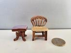 Miniatuur vintage tafel en stoel keramiek, Ophalen of Verzenden, Zo goed als nieuw, Poppenhuis