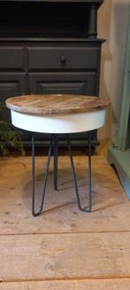 Bijzettafel  - salontafel, Minder dan 55 cm, Rond, Zo goed als nieuw, Hout