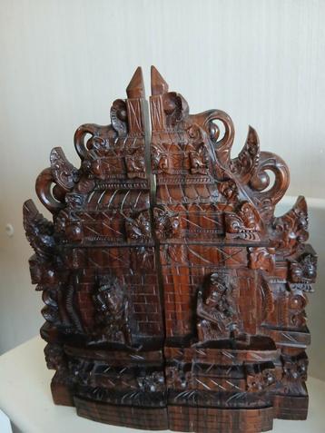 Indonesisch Balinees houten beeld tempel boekensteunen  beschikbaar voor biedingen