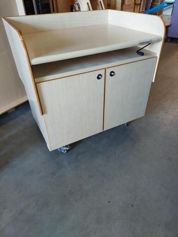Compacte De Tol KDV commode hoogteverstelbaar + trap beschikbaar voor biedingen