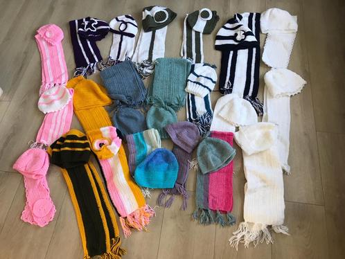 Pakket unieke nieuw 21 setjes sjaal en muts, Diversen, Rommelmarktspullen, Nieuw, Ophalen of Verzenden