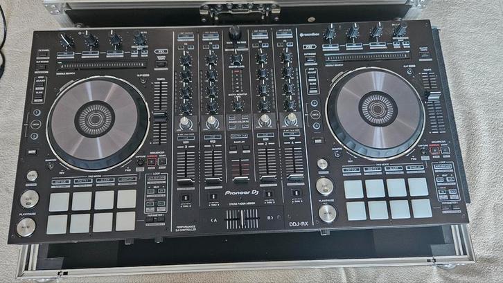 Pioneer DDJ-RX inclusief flightcase en stofkap, Muziek en Instrumenten, Dj-sets en Draaitafels, Zo goed als nieuw, Pioneer, Ophalen
