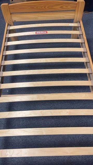 1 persoons bed 200 x 90 cm beschikbaar voor biedingen