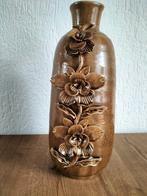 Prachtige zware bruine vaas met opgemaakte bloemen. 0,47 cm, Huis en Inrichting, Nieuw, Ophalen