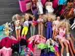 Barbie poppen en Ken met kleding en accesoires, Ophalen, Gebruikt, Barbie