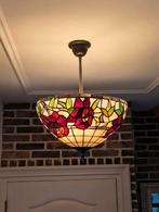 Te koop  bijna nieuw Tiffany style hanglamp voor €130, Huis en Inrichting, Lampen | Kroonluchters, Ophalen, Zo goed als nieuw