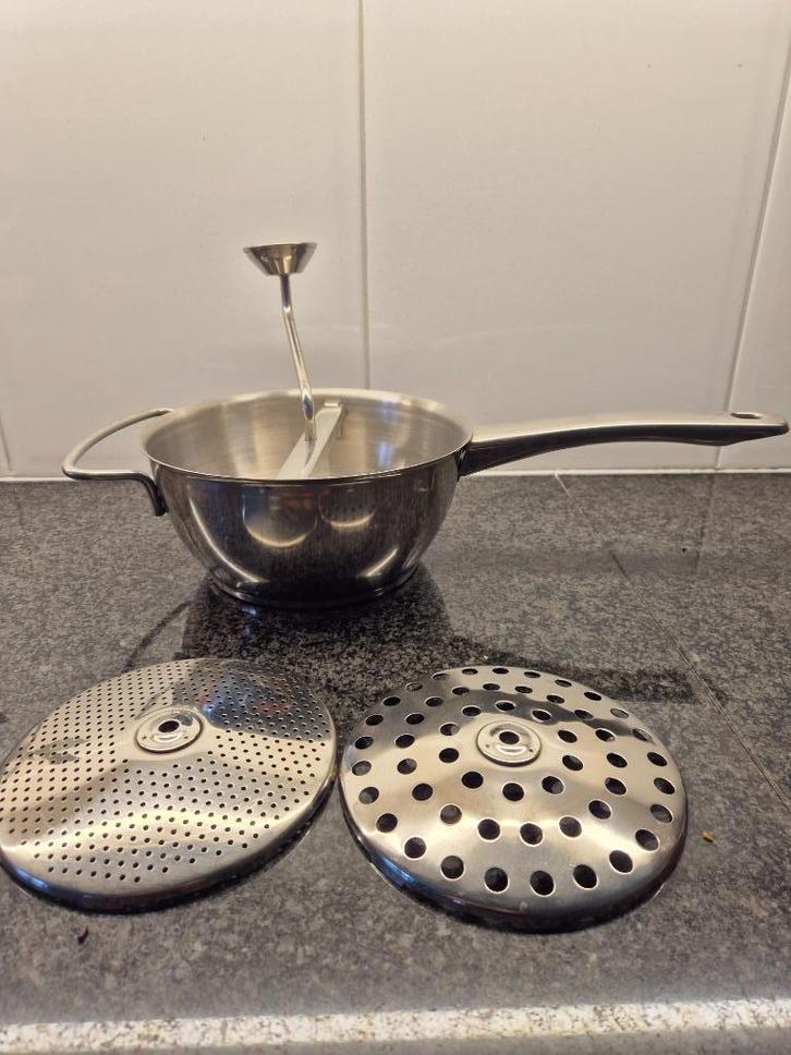 Nieuwe RVS Passeerzeef/ roerzeef / passe-vite, Huis en Inrichting, Keuken | Keukenbenodigdheden, Nieuw, Ophalen