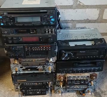 Klein partij autoradio's. beschikbaar voor biedingen