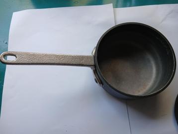 Calphalon steelpan met deksel beschikbaar voor biedingen
