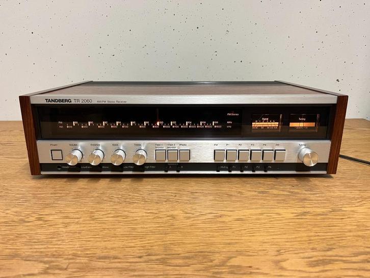 Tandberg TR 2060 Reciver Versterker, Audio, Tv en Foto, Versterkers en Receivers, Zo goed als nieuw, Stereo, 120 watt of meer