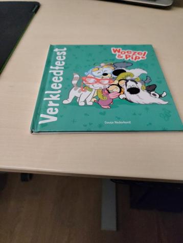 een leuk Woezel & Pip boek beschikbaar voor biedingen